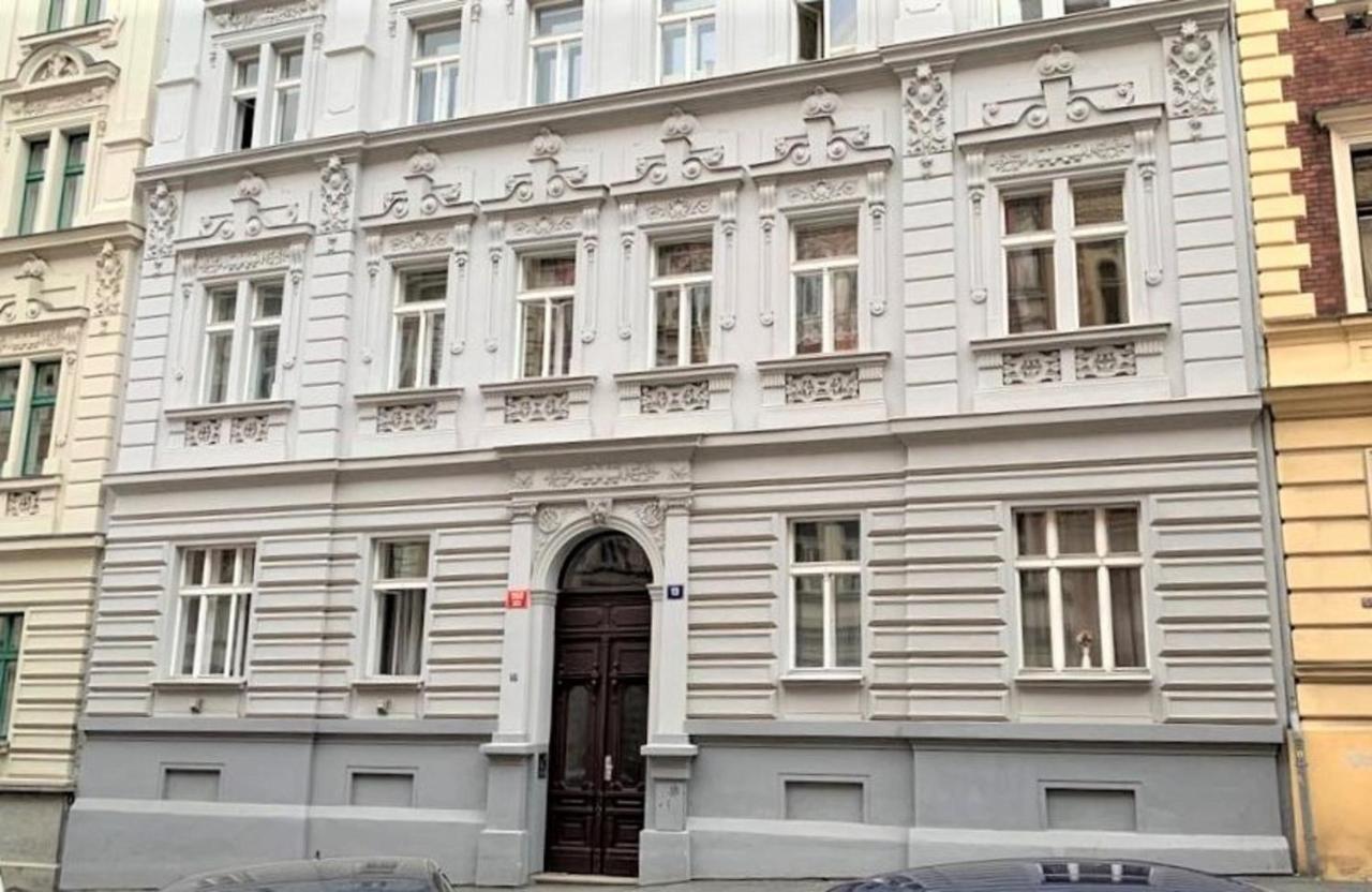 Side Street Apartments Praga Exterior foto